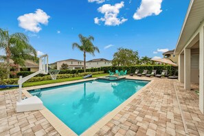 Everything you need for fun and relaxation in one beautiful setting! ‍