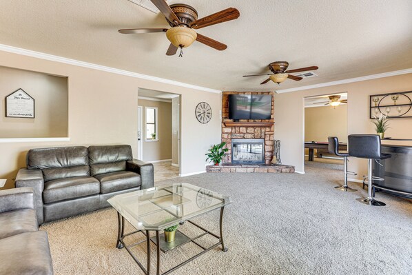 Las Vegas Vacation Rental | 3BR | 2BA | 2,200 Sq Ft | Step-Free Access