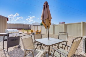 Fenced & Furnished Backyard | Outdoor Dining Area | Gas Grill