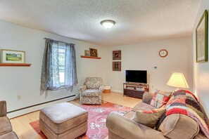 Living Room | 1st Floor | Central A/C & Heating