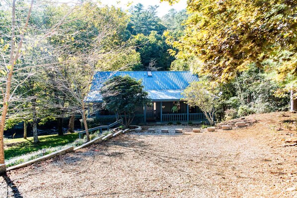 "Beautiful location! The home was super cute and cozy" -Jayden