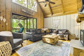 Living Room | Smart TV | Fireplace | Sleeper Sofa | 2nd Floor