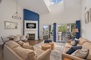 PCBV325: Anchor's Away | ML Living Area - Deck Access