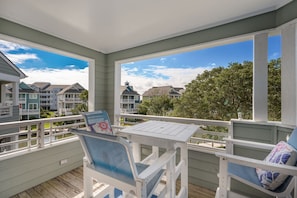 PCBV325: Anchor's Away | Covered Deck - Views of the Canal