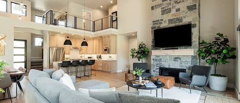 Luxury 2-level townhome