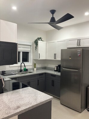 Well equipped kitchen for all your cooking needs 