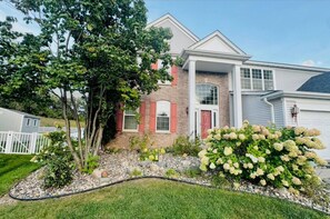 Minne-GetAway: Timber Ridge is an executive home in a quiet cul de sac.