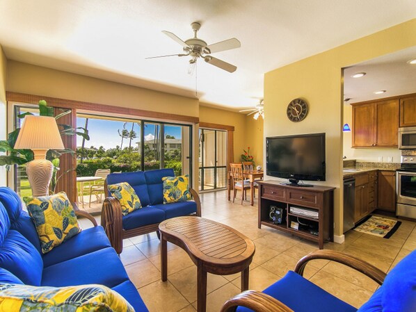 Living Area & Lanai