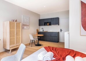 Fantastic studio in the heart of Ghent with high-quality materials and finishes.