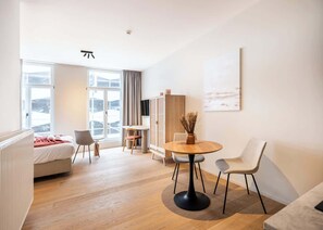 Fantastic studio in the heart of Ghent with high-quality materials and finishes.