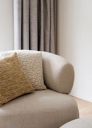 Cozy seating area - details