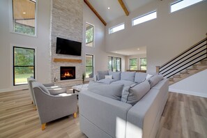 Living Room | 1st Floor | Gas Fireplace | Smart TV