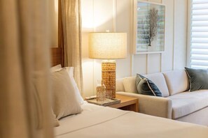 Unit with 1 King Bed