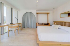 Light-filled luxury at its finest


