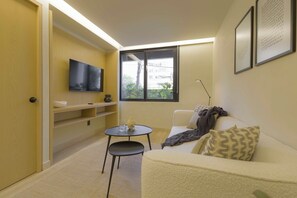 Equipped lounge, perfect for unwinding.


