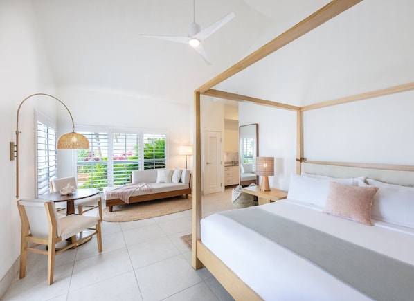 Unit with 1 King Bed