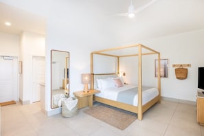 Unit with 1 King Bed