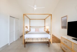 Unit with 1 King Bed