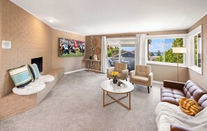 Relax in the living room and discuss the trip plan!