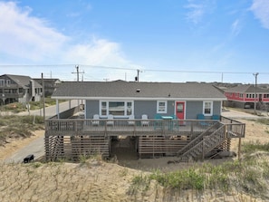 Morr to Sea Rear Exterior