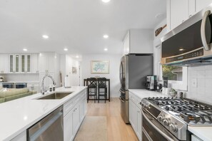 Full kitchen with everything you need for a delicious meal