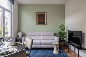 Moneta 1.0 - Living & Dining Room (2)