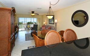Look Through - Kitchen - Lanai