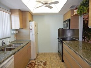 Kitchen - Fully equipped kitchen