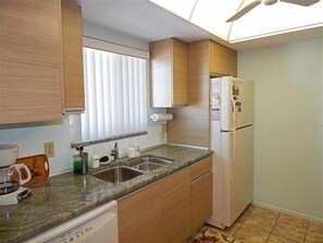 Kitchen - Fully equipped kitchen