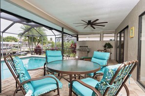 Lanai dining