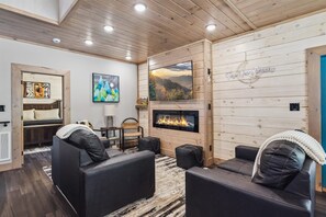 Gatlinburg Cabin with Indoor Pool Sleeps 10 with Hot Tub