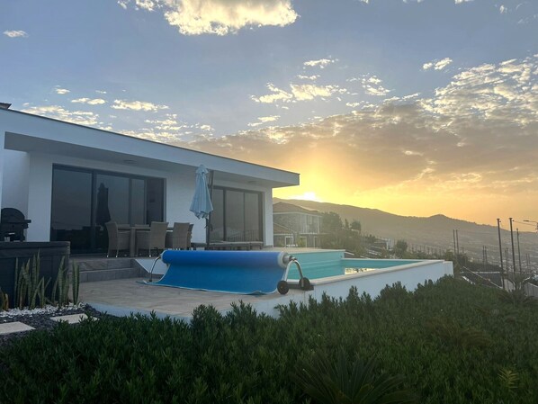 Sunrise behind the mountains