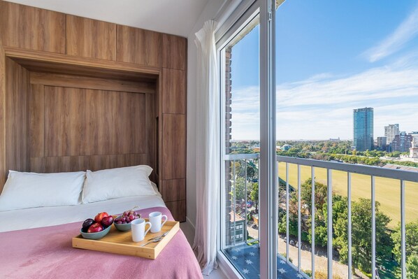 Bed,Bedroom,Bird's eye view