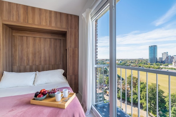 Bed,Bedroom,Bird's eye view