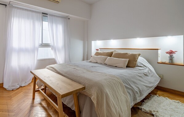 Bed,Bedroom