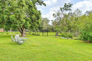 Fenced-In Backyard | 2 Mi to Lake Park