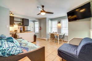 Living Room | Twin Daybed w/ Twin Trundle | Flat-Screen TV