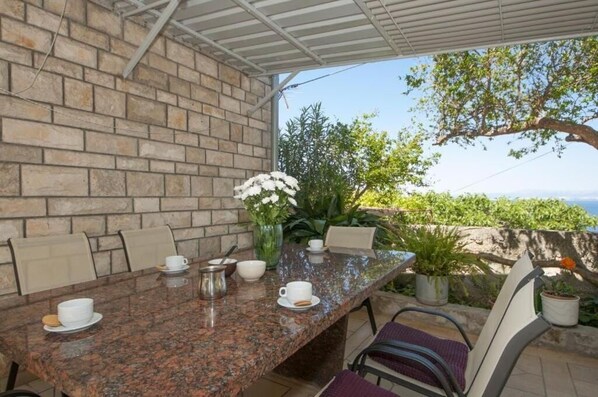 Outdoor dining