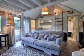 The Cabin: LIving Area