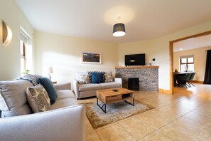 Living room (2)