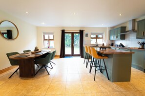 kitchen/Dining area
