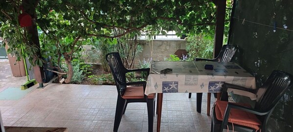 Outdoor dining