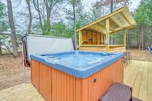 Deck | Outdoor Bar | Hot Tub