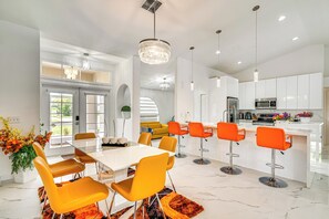 Dining Area | Kitchen