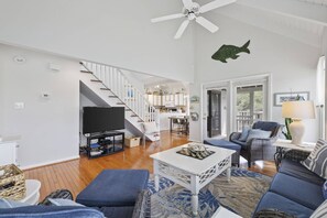 Easy Access from Kitchen/Dining to Living Area