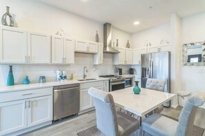 Meal will be made easy in the full kitchen