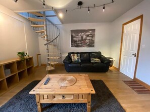 Studley Knapp, Milton Keynes - Host & Stay