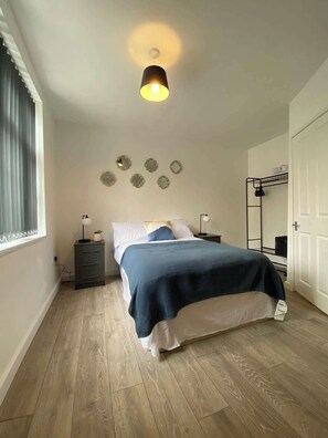 Waterfront, Northampton - Host & Stay