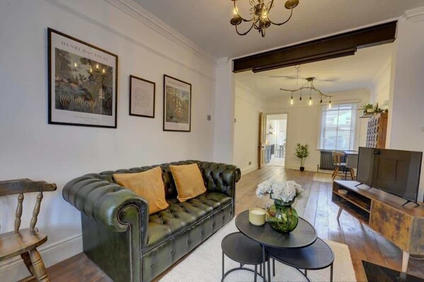 York Street, Bedford - Host & Stay