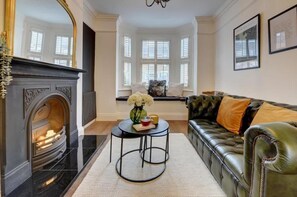 York Street, Bedford - Host & Stay